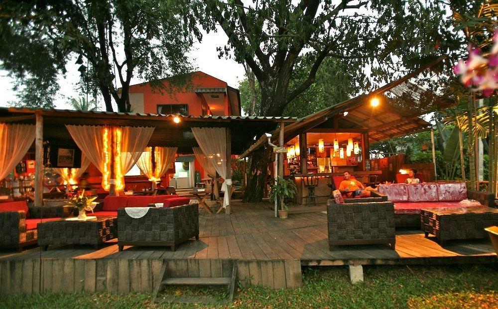 Hollanda Montri Guesthouse Chiang Mai Exterior foto