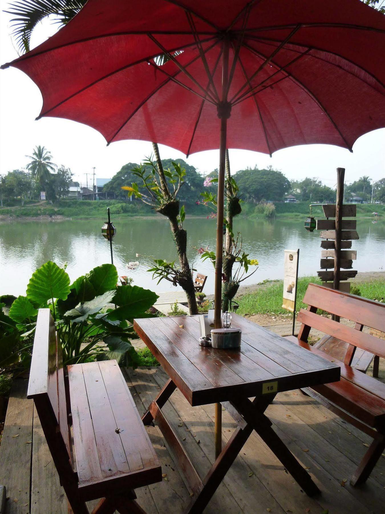 Hollanda Montri Guesthouse Chiang Mai Exterior foto